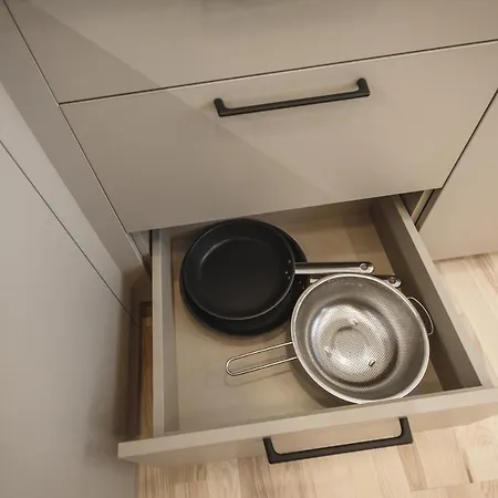 1212 With Free Parking *