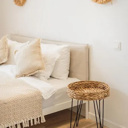 1212 With Free Parking דירה *