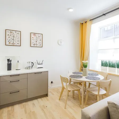 1212 With Free Parking *