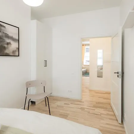 1212 With Free Parking *