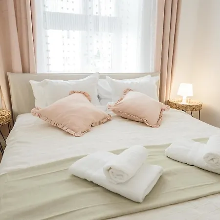 1212 With Free Parking דירה *