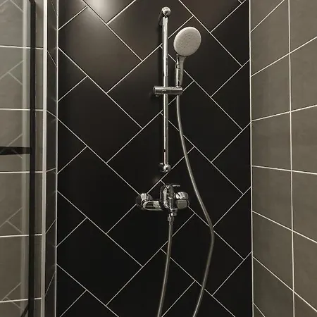 1212 With Free Parking Апартаменти Рига