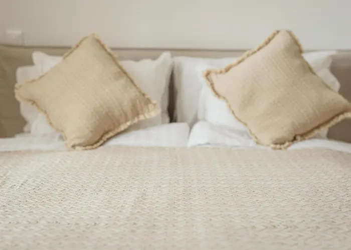 1212 With Free Parking