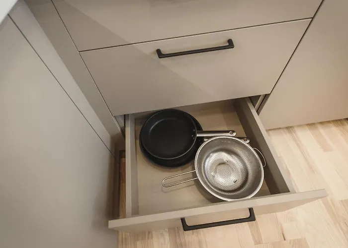 1212 With Free Parking *