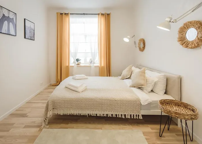 1212 With Free Parking