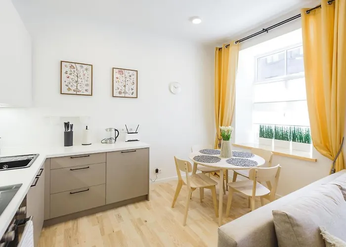 1212 With Free Parking *