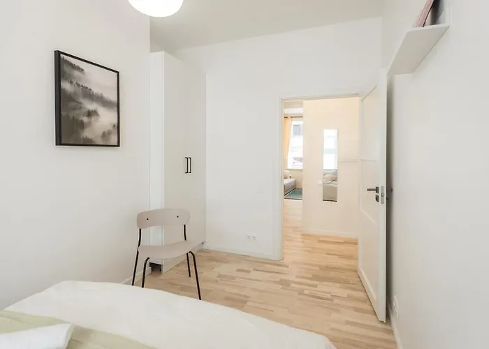 1212 With Free Parking *