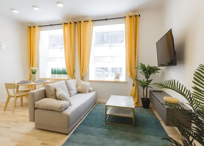 1212 With Free Parking Apartment *