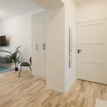 1212 With Free Parking * Riga