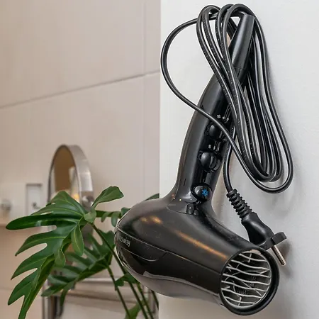 1212 With Free Parking