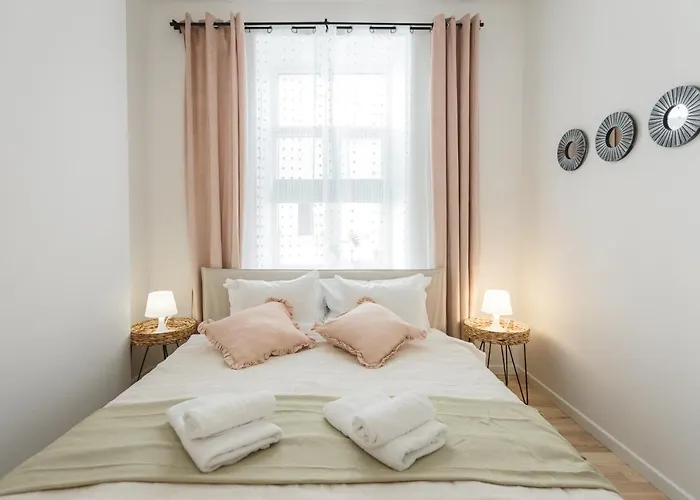 1212 With Free Parking *