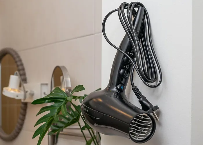 1212 With Free Parking